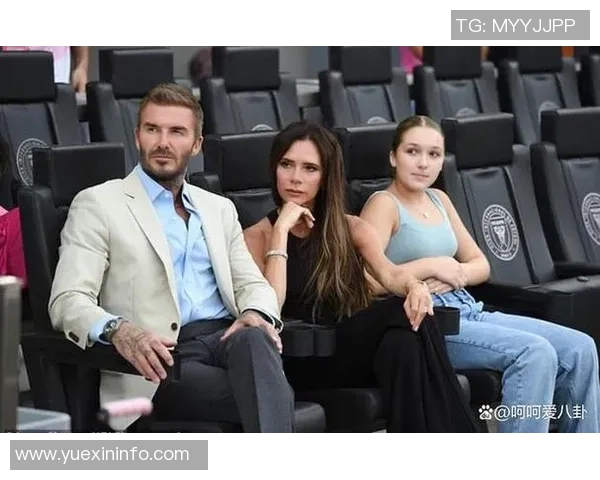 足坛巨星美妻风采尽显 球场之外的爱情与魅力故事